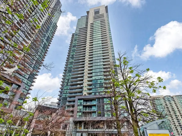 5168 Yonge St #Lph101, Toronto, ON M2N 0G1