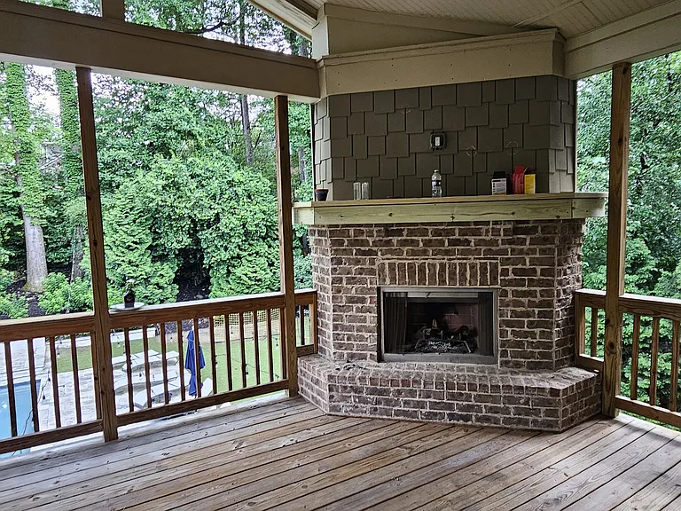 2110 E Roxboro Rd NE — Photo 11