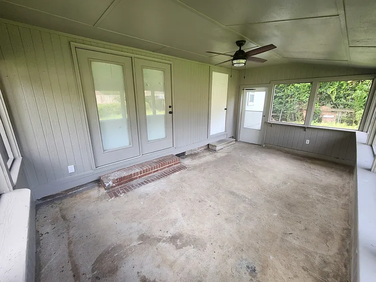109 Williams St — Photo 15