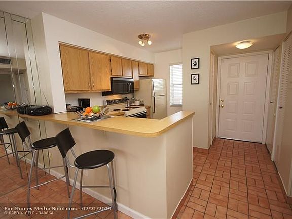 4th image of 2106 Cypress Bend Dr #504