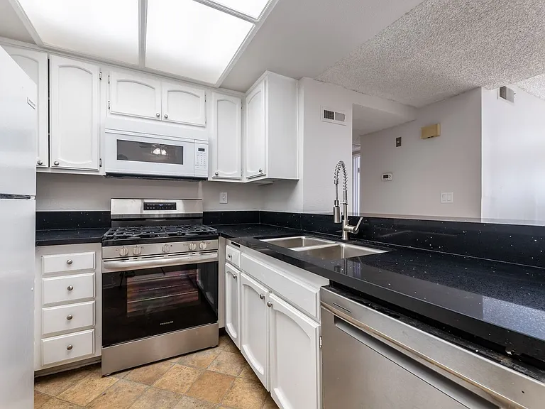7800 Topanga Canyon Blvd #212 — Photo 10