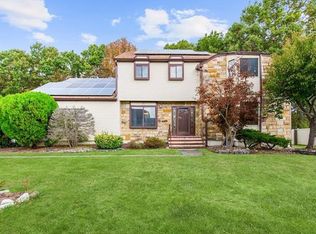 24 Mariposa Pl, Old Bridge, NJ 08857