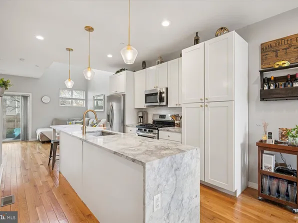 1933 E Cumberland St, Philadelphia, PA 19125