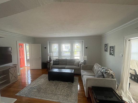 4th image of 52 Crockett Ave #1