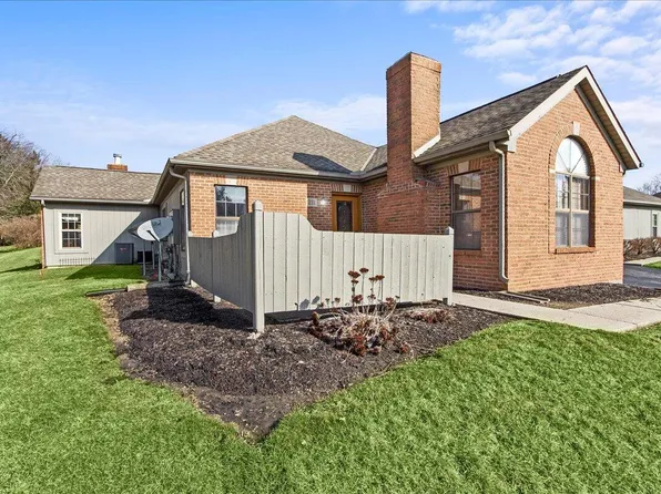 221 Pine Ridge Ct, Bellefontaine, OH 43311