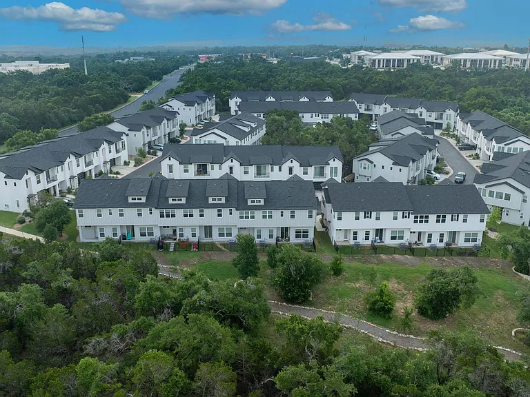 12001 Vista Parke Dr #401 — Photo 23