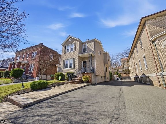 3rd image of 9 Vreeland Ave