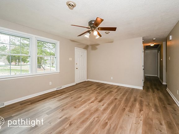 4th image of 461 N Mullens Ln