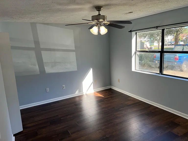 1240 Shalom Dr — Photo 3