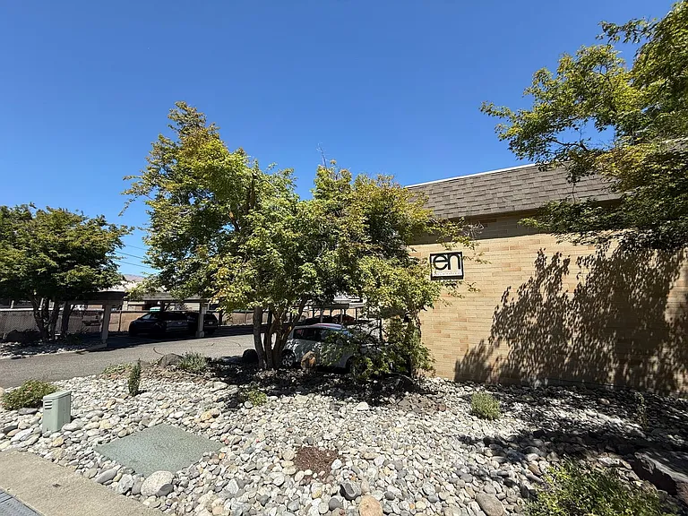 Emerson — Photo 24