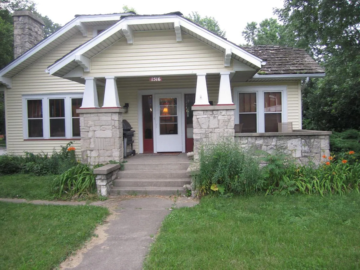 1516 W Springfield Ave photo 1