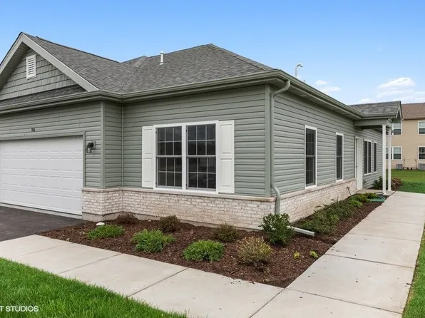 906 Lexington St, McHenry, IL 60050