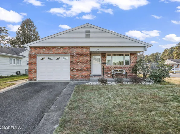 39 Fontana Street, Toms River, NJ 08757