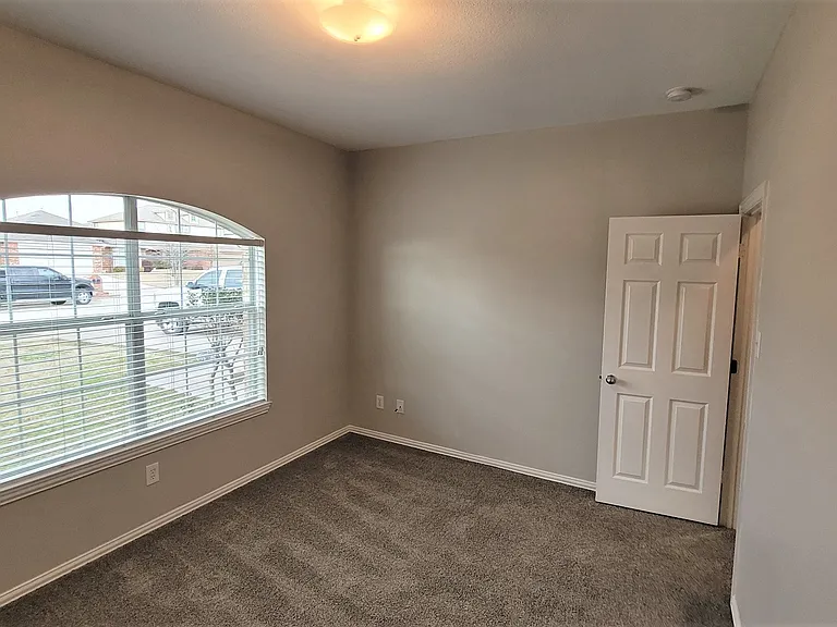 3408 Columbus St — Photo 22