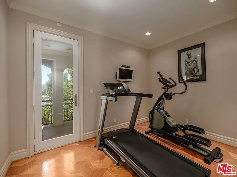18047 Karen Dr — Photo 39
