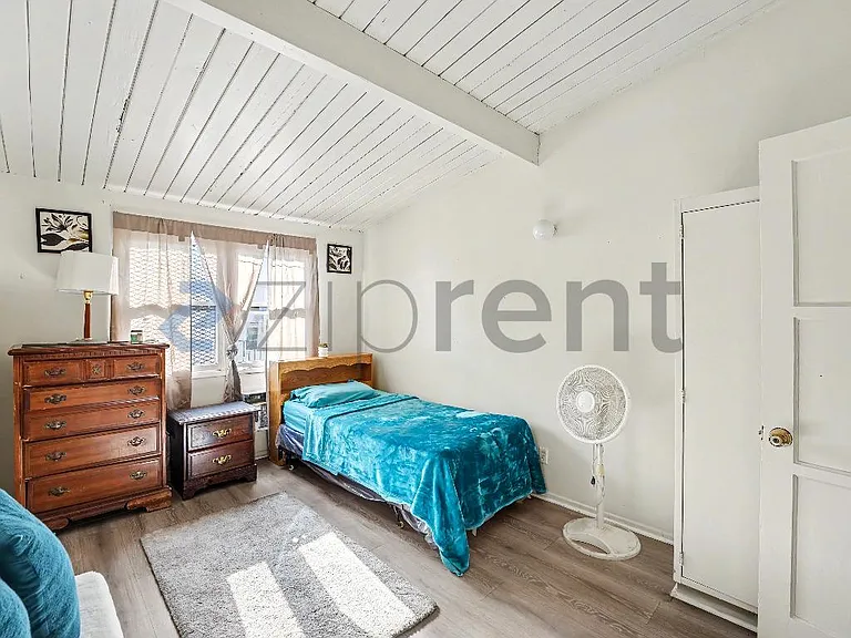 1328 W 19th St #A — Photo 7