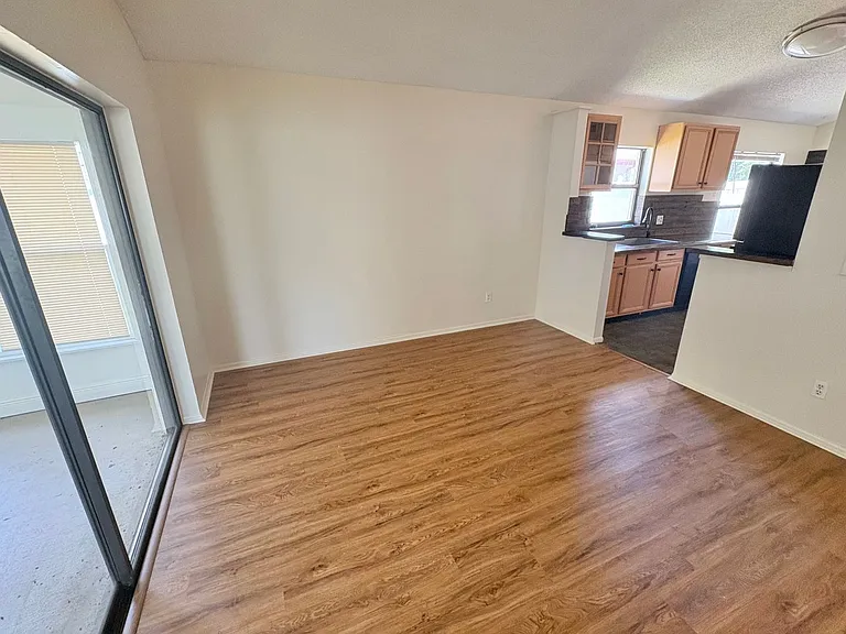 2224 Fairmont Cir — Photo 8