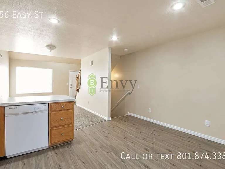 856 Easy St — Photo 5