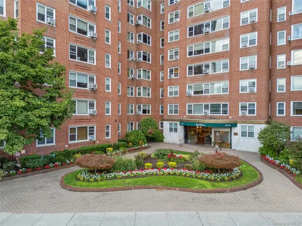 110-45 Queens Blvd #807, Forest Hills, NY 11375