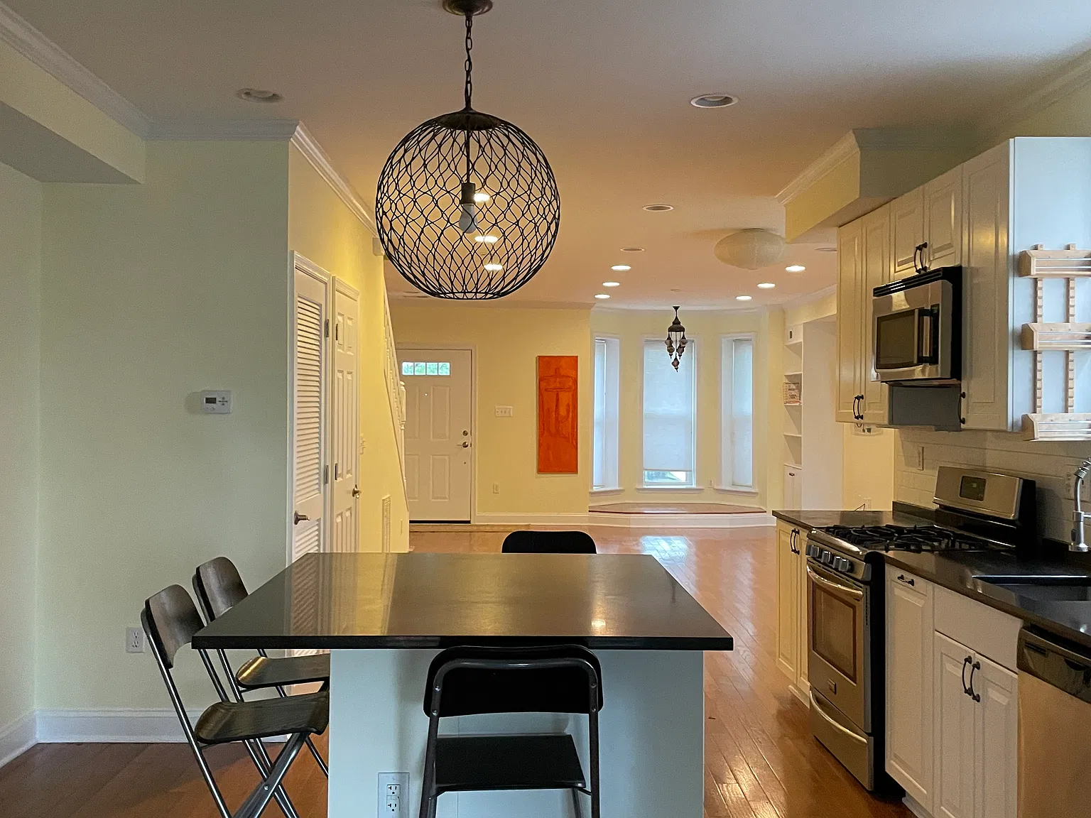 3 bed, 2.5 bath, 1552 sqft, $4,000 — Photo 4