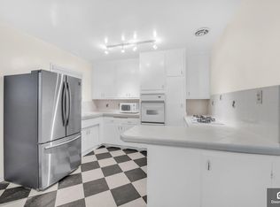 1945 Hillhurst Ave #2, Los Angeles, CA 90027