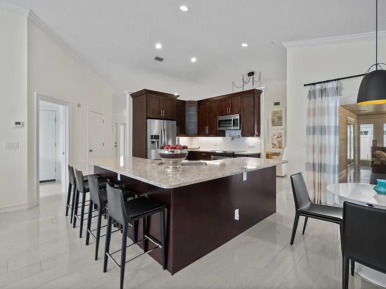 13741 Sheffield St — Photo 8