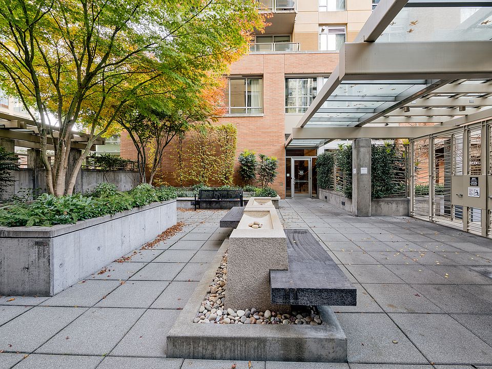 1st image of 910 Lenora St APT 200