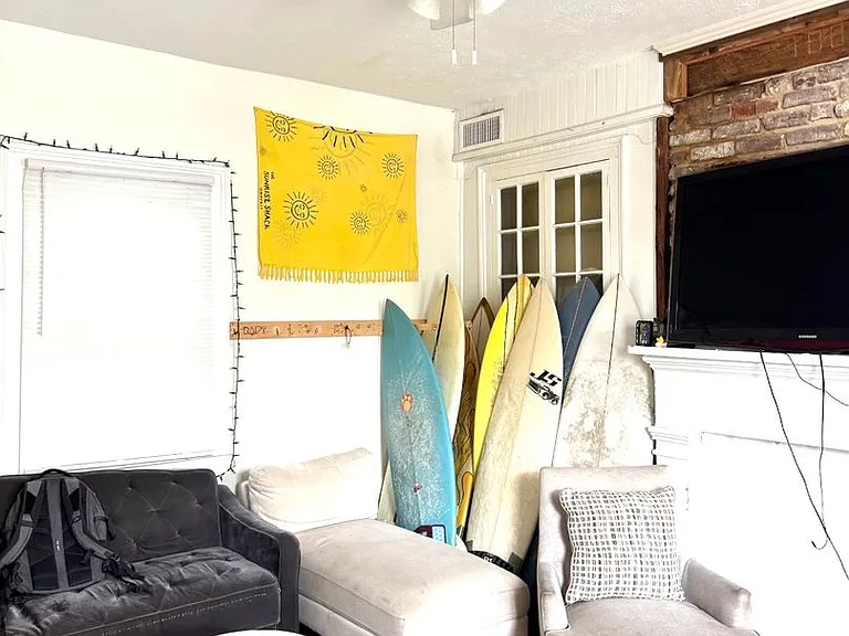 38 Bull St #D — Photo 6