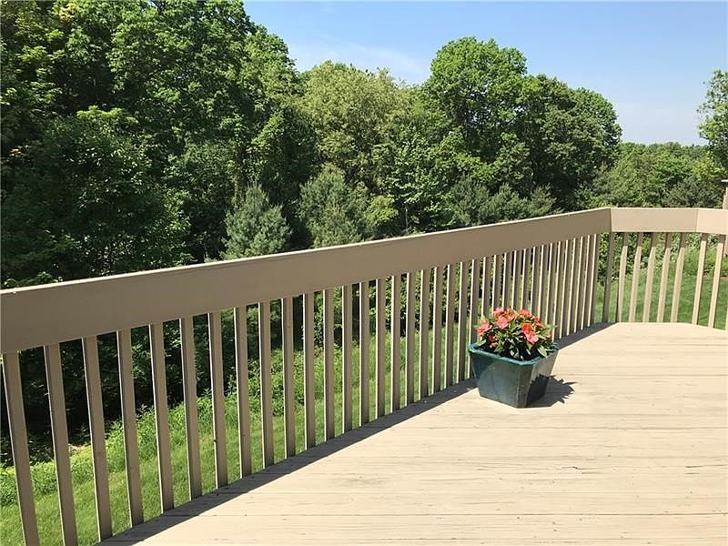 2nd image of 505 Farndale Rd