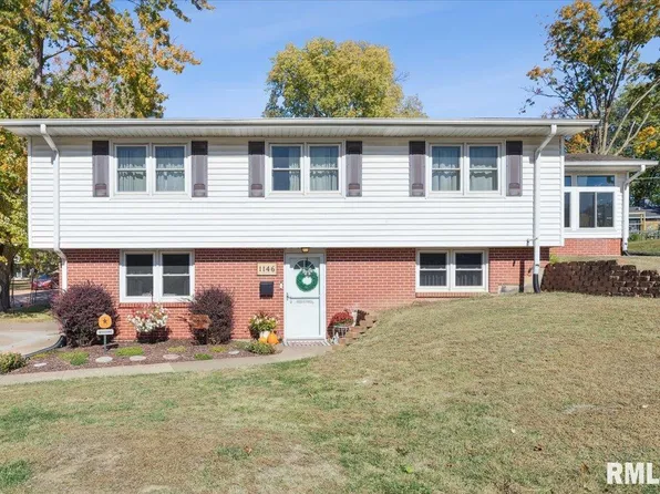 1146 6th Ave N, Clinton, IA 52732