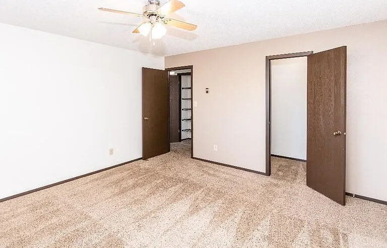Foxhill Apartments — Photo 34
