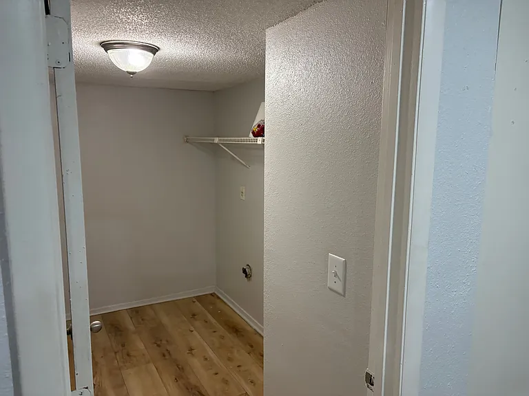 221 Seasons Pkwy #221 — Photo 6