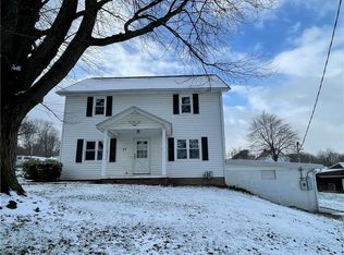 37 Liberty St, Fredonia, PA 16124