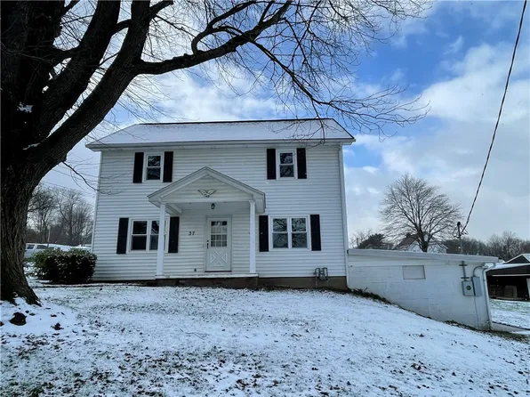 37 Liberty St, Fredonia, PA 16124