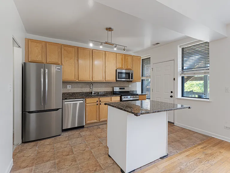 4819 N Fairfield Ave #1 — Photo 6