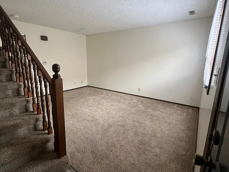 509 S Elm Ave #8 — Photo 2