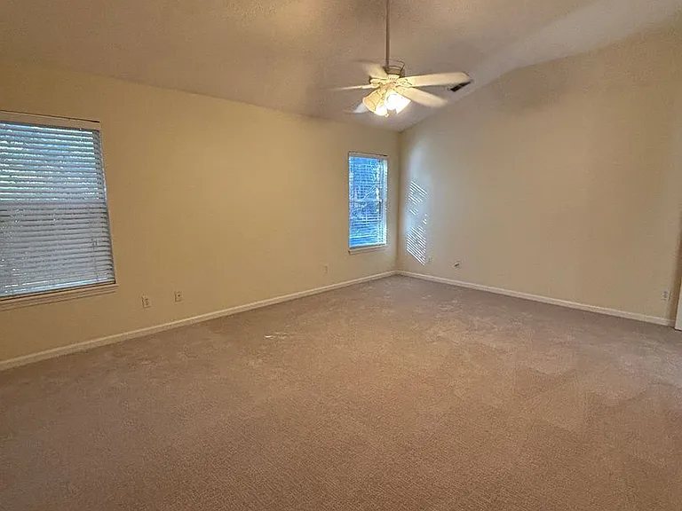299 Johns Creek Pkwy — Photo 12
