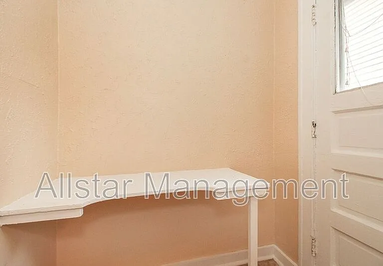 2100 Cottage Grove Dr — Photo 4