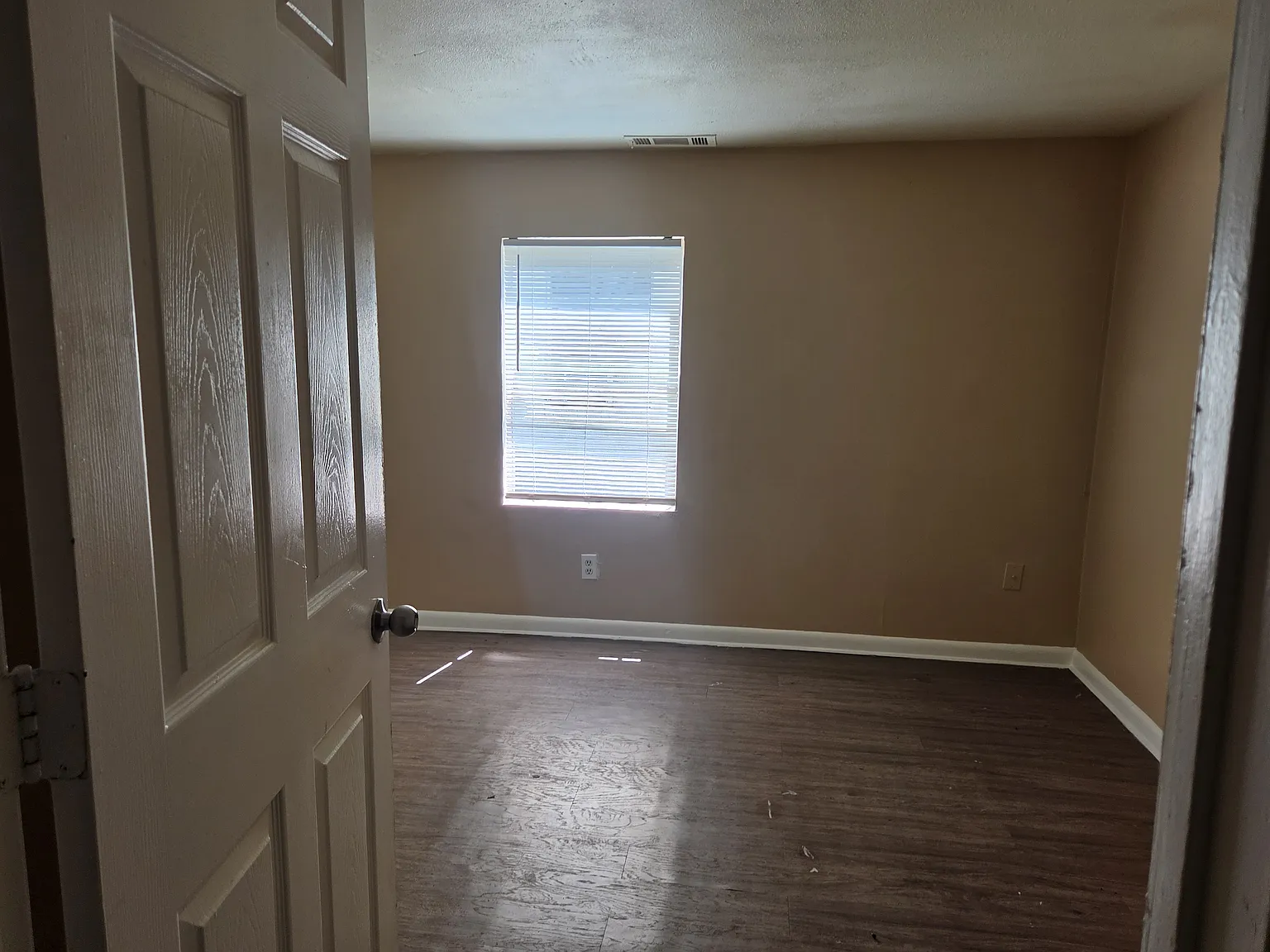 3 bed, 1239 sqft, $950 — Photo 3