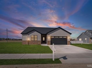 110 Black Wolf Run, Highland, IL 62249