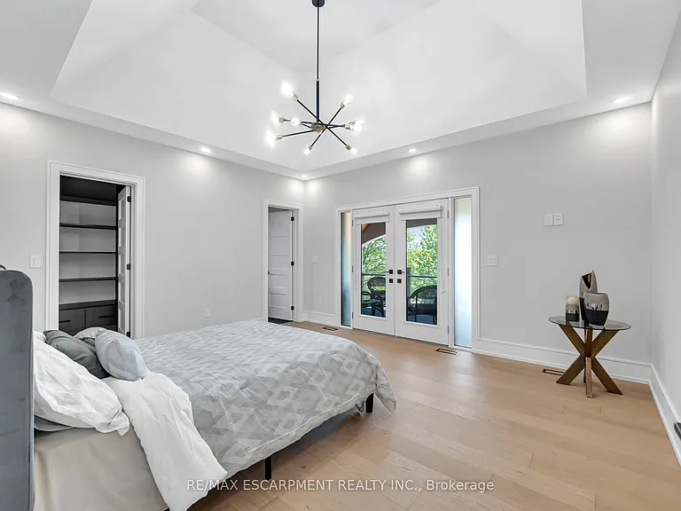 221 Morden Rd E — Photo 32