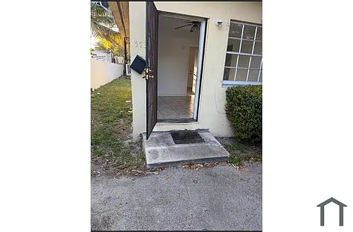 5734 NW 12th Ave Photo 1