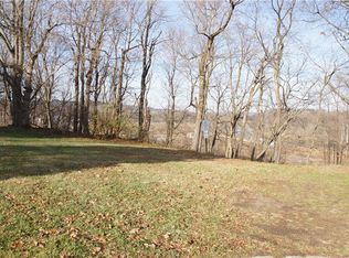 525 N 8th St, Coshocton, OH 43812