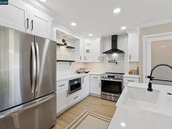 3rd image of 2101 Golden Rain Rd APT 14