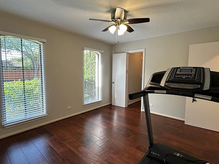 11527 Cedar Creek Dr — Photo 26