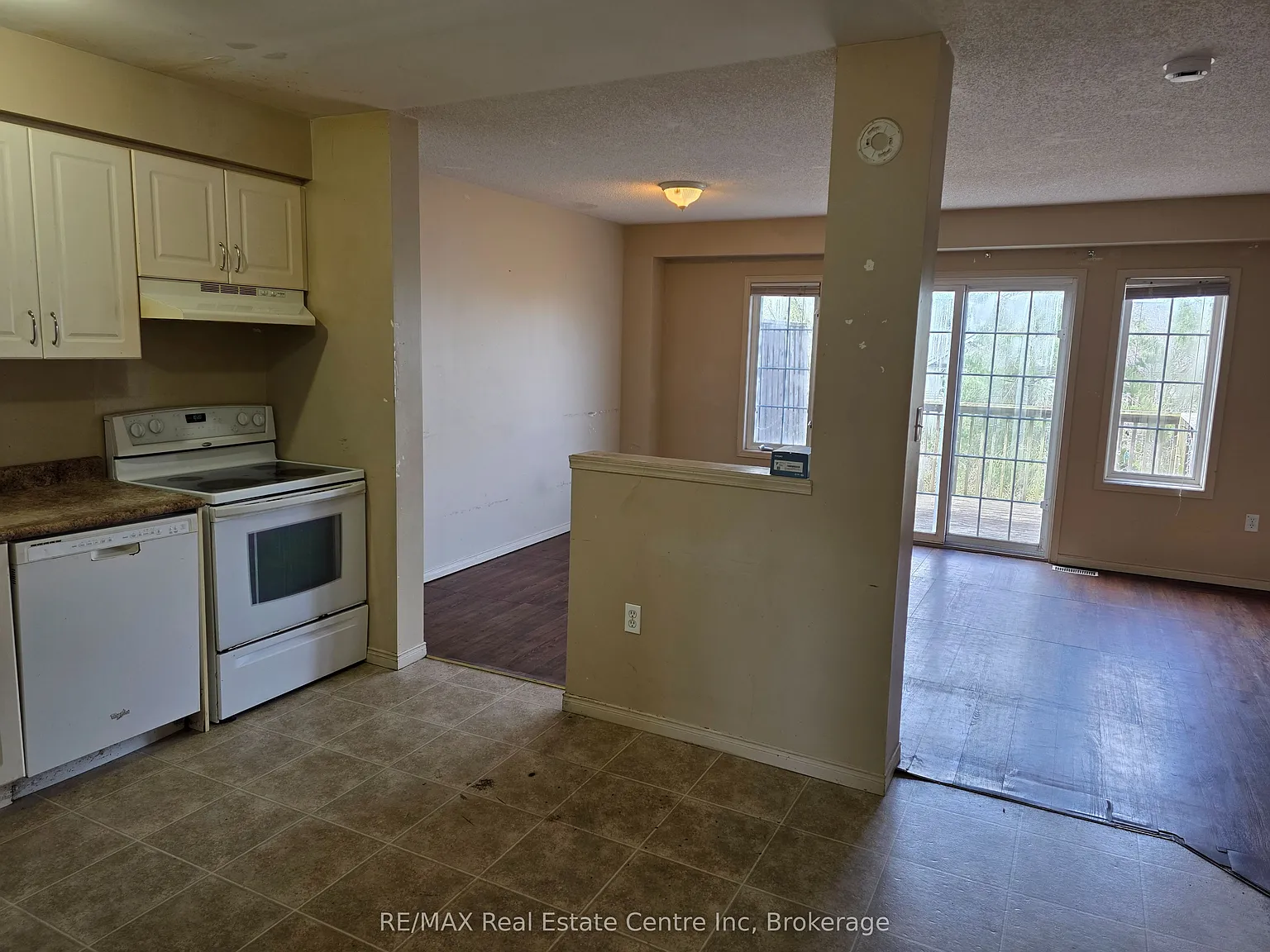 4 bed, $3,300 — Photo 4