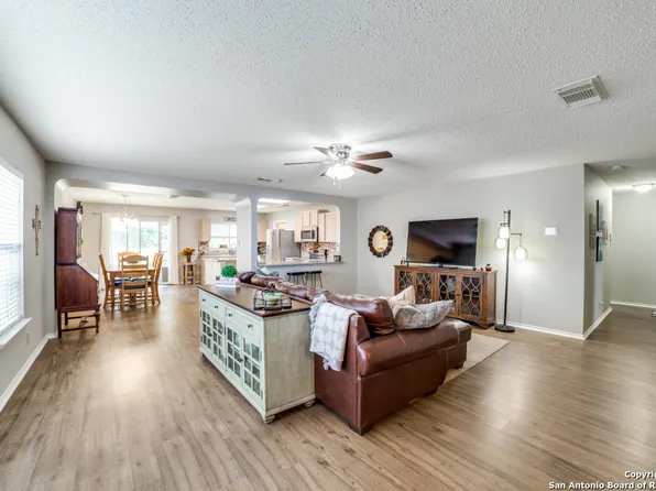 2318 GOLD HOLLY PL, San Antonio, TX 78259