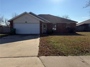 711 Cass Rd, Centerton, AR 72719