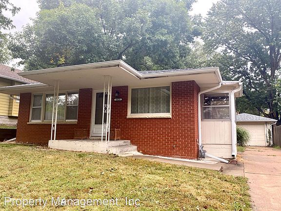2nd image of 4425 Hillside St