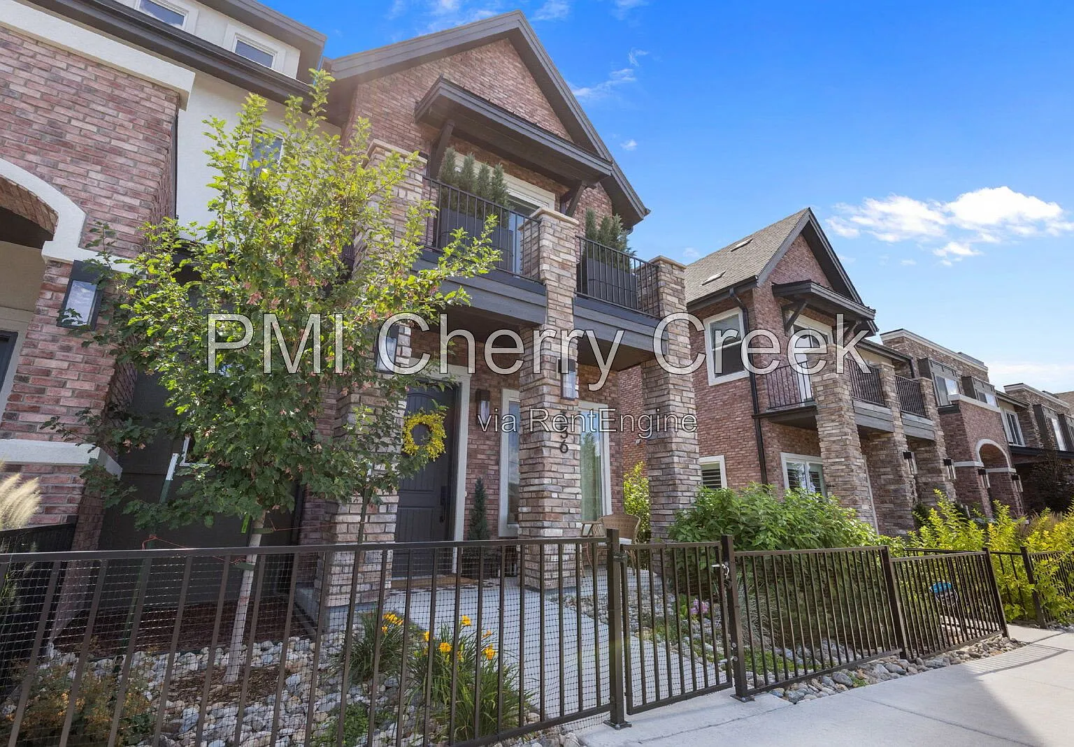 3 bed, 2.5 bath, 1688 sqft, $3,395 — Photo 3